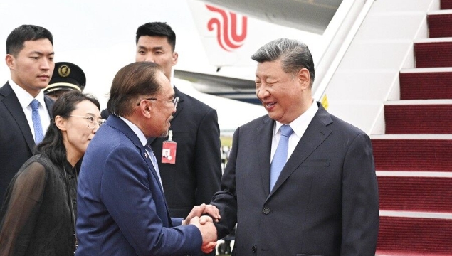習(xí)近平抵達(dá)吉隆坡對馬來西亞進(jìn)行國事訪問